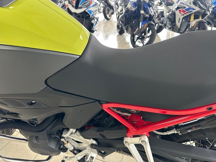 2025 BMW F 900 GS Enduro F 900 Yellow