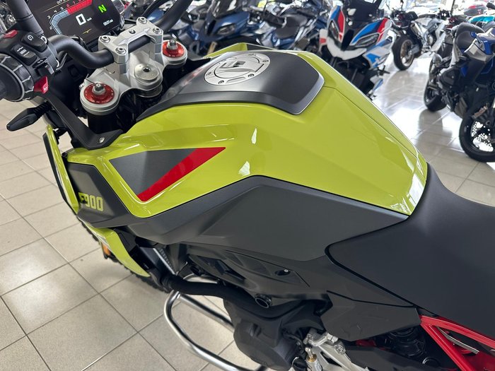 2025 BMW F 900 GS Enduro F 900 Yellow