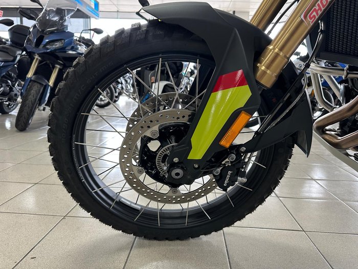 2025 BMW F 900 GS Enduro F 900 Yellow