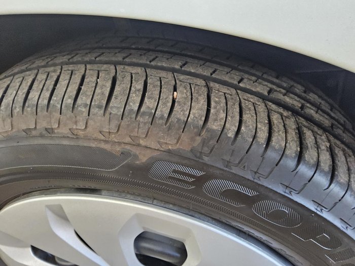 2024 Suzuki Swift Hybrid UZ Pure White