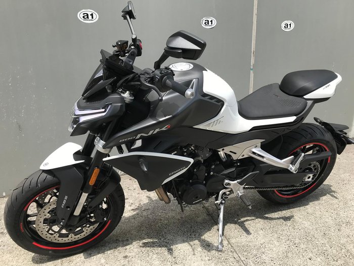 2025 CFMOTO 800NK Advance