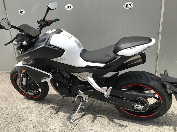 2025 CFMOTO 800NK Advance