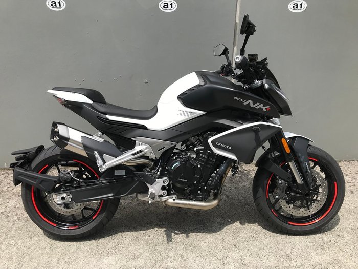 2025 CFMOTO 800NK Advance