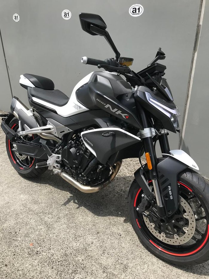 2025 CFMOTO 800NK Advance
