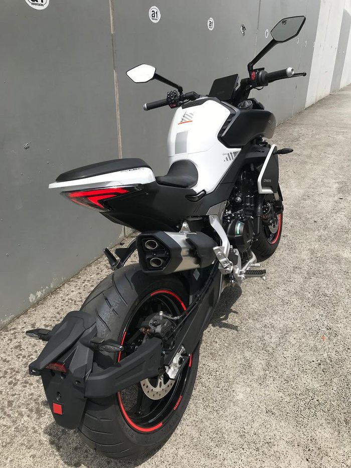 2025 CFMOTO 800NK Advance