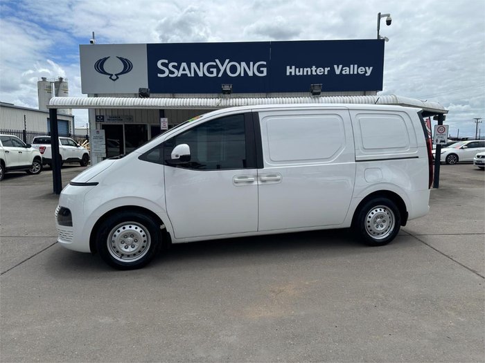 2023 Hyundai STARIA LOAD