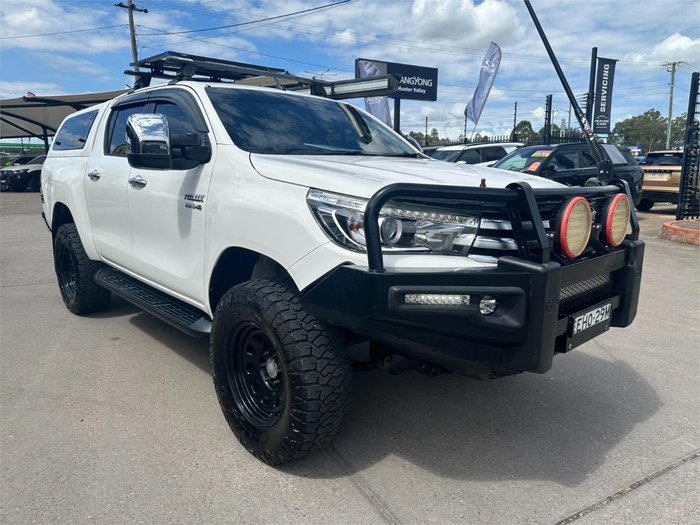 2018 Toyota Hilux SR5