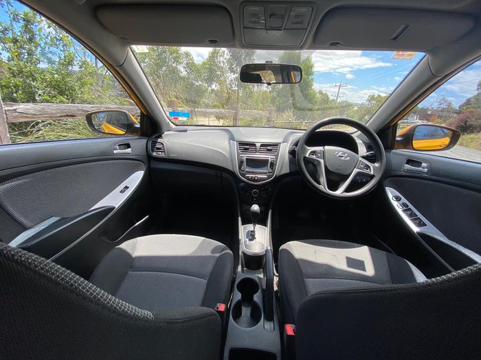 2013 Hyundai Accent Active