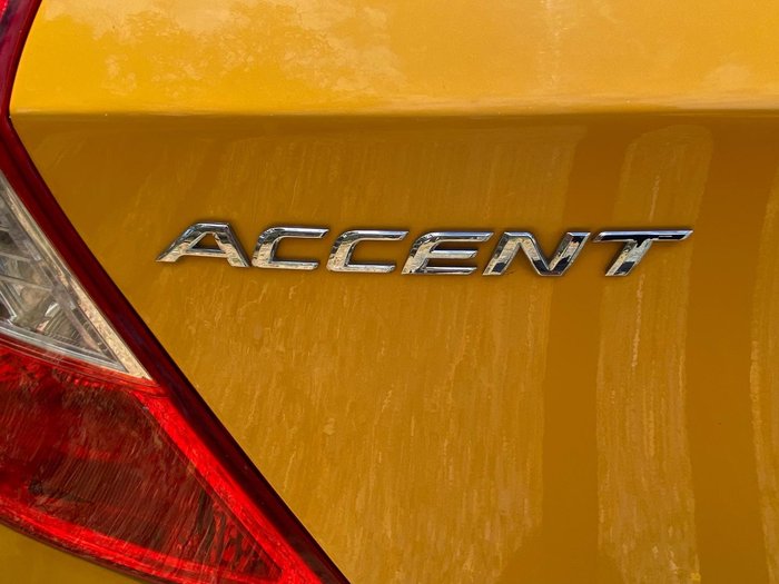 2013 Hyundai Accent Active