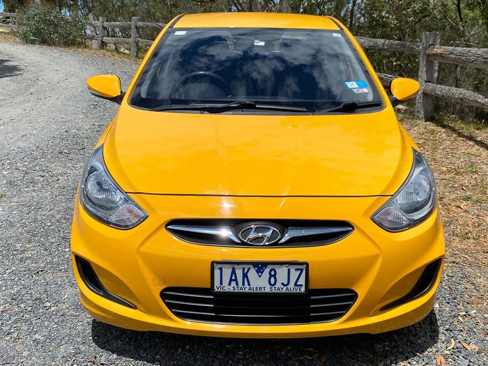 2013 Hyundai Accent Active