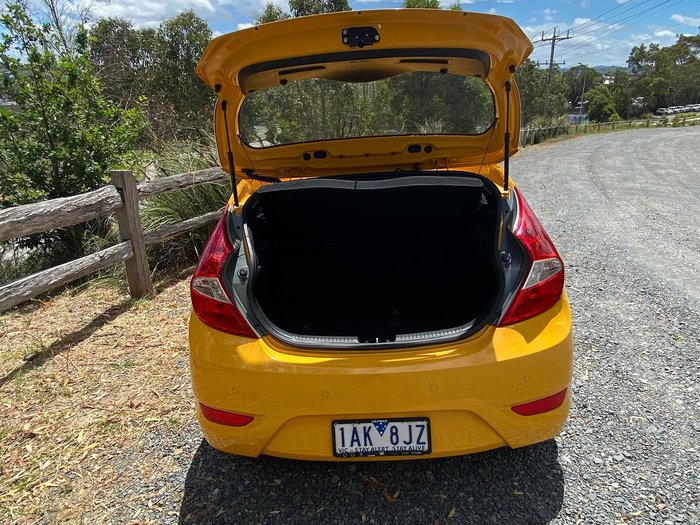 2013 Hyundai Accent Active