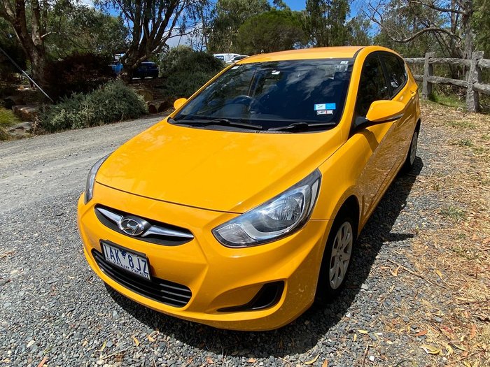 2013 Hyundai Accent Active