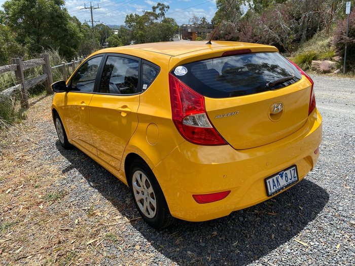 2013 Hyundai Accent Active