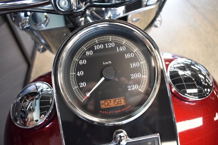 2017 Harley-davidson FLSTN SOFTAIL DELUXE RED