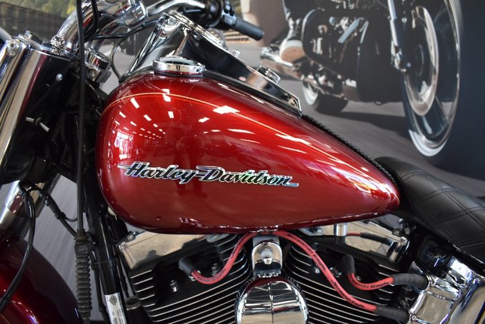 2017 Harley-davidson FLSTN SOFTAIL DELUXE RED