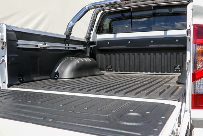 2025 Nissan Navara ST-X DUAL CAB