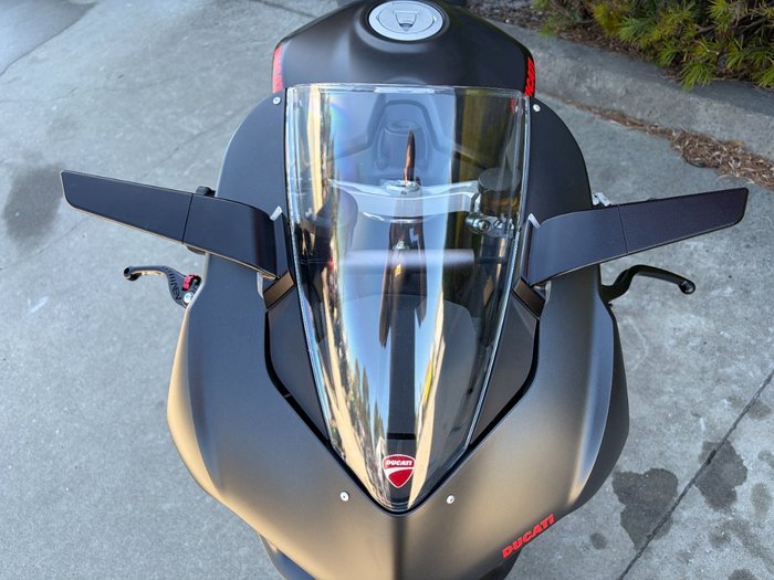 2024 DUCATI PANIGALE V2