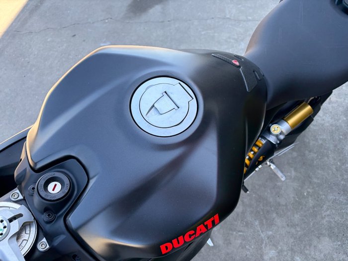 2024 DUCATI PANIGALE V2