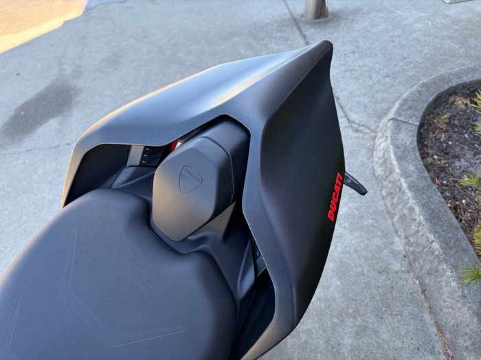 2024 DUCATI PANIGALE V2