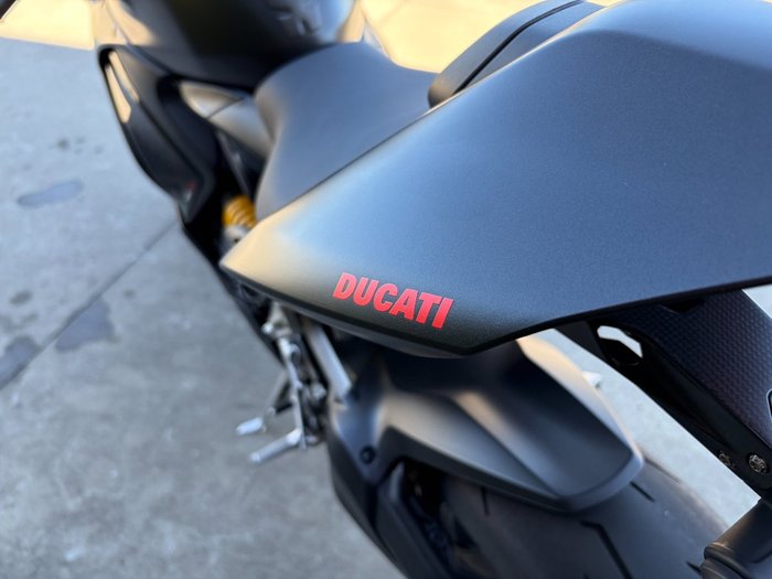 2024 DUCATI PANIGALE V2