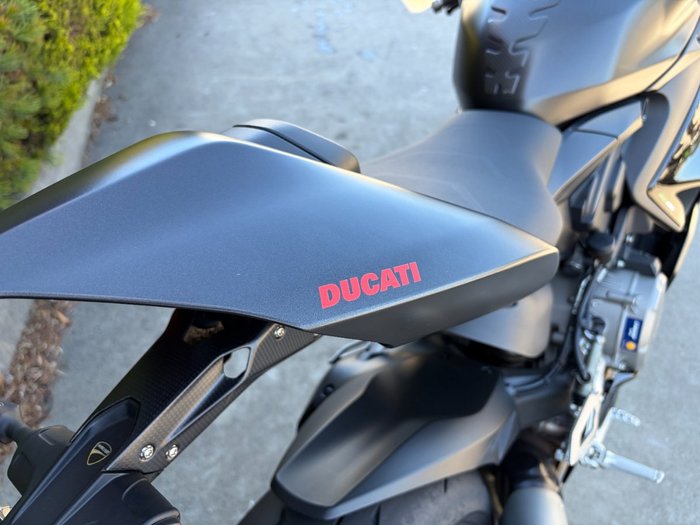 2024 DUCATI PANIGALE V2