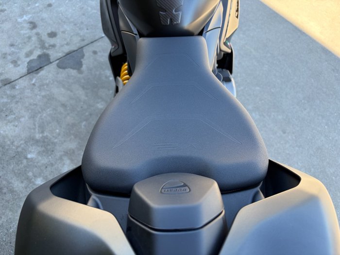 2024 DUCATI PANIGALE V2