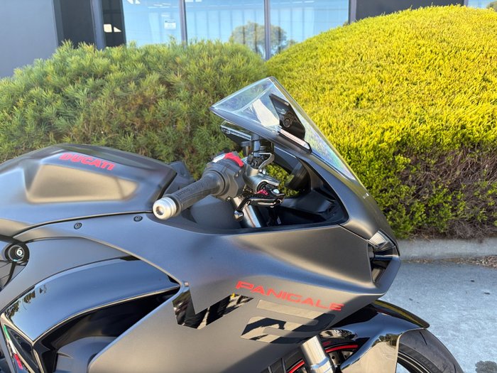 2024 DUCATI PANIGALE V2