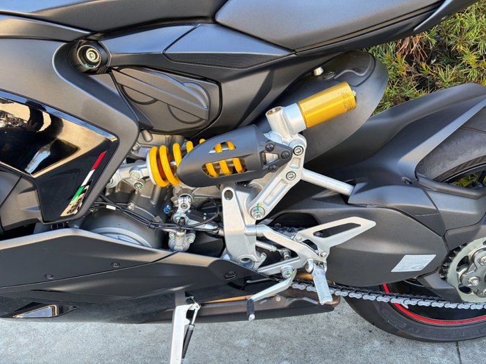 2024 DUCATI PANIGALE V2