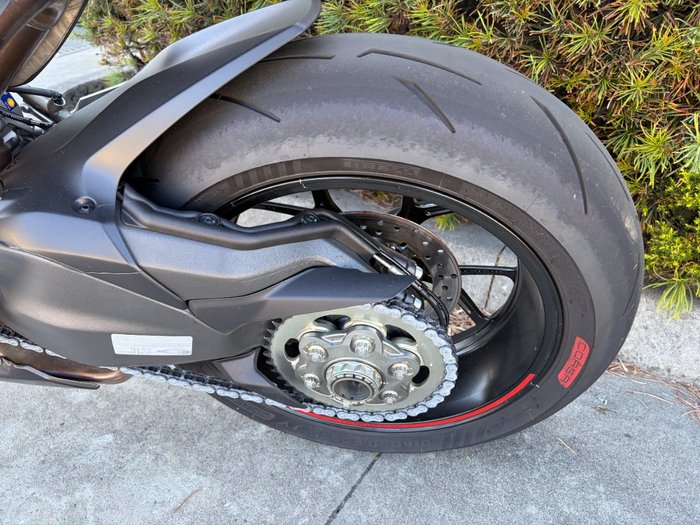 2024 DUCATI PANIGALE V2