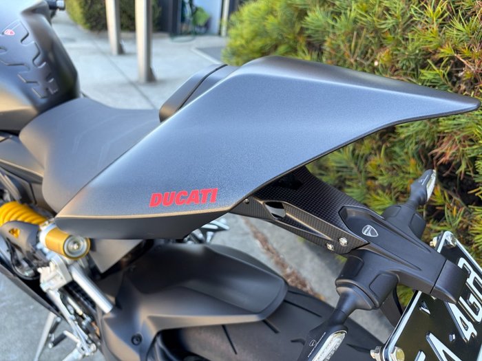2024 DUCATI PANIGALE V2