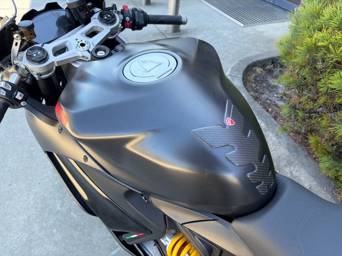 2024 DUCATI PANIGALE V2