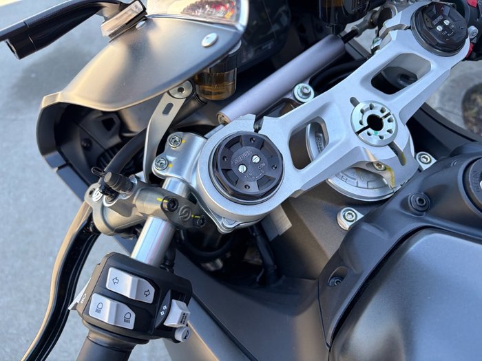 2024 DUCATI PANIGALE V2