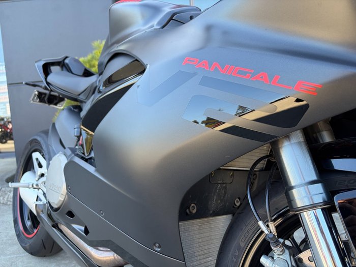 2024 DUCATI PANIGALE V2