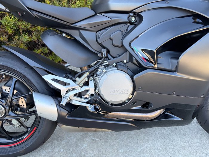 2024 DUCATI PANIGALE V2