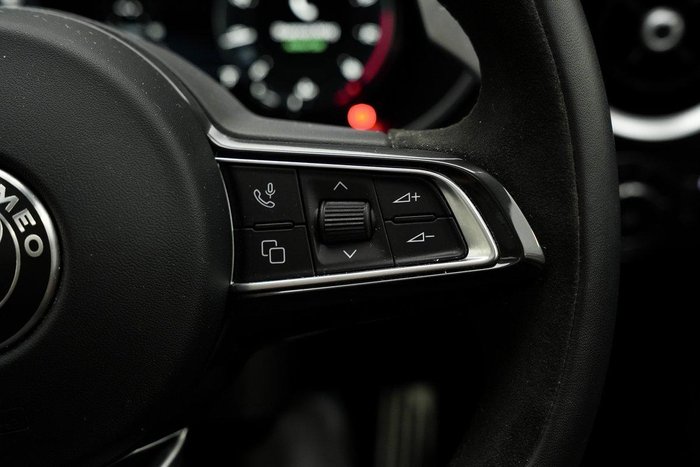 2023 Alfa Romeo Stelvio Quadrifoglio