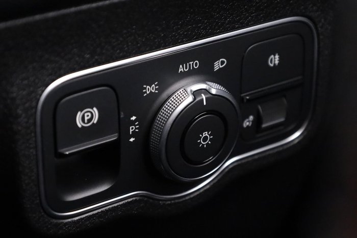 2023 Mercedes-Benz GLB-Class GLB250