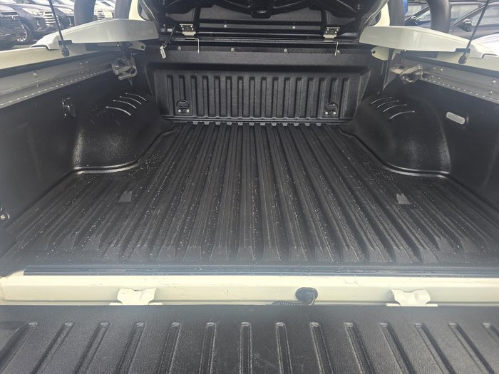 2020 Nissan Navara N-TREK D23 Series 4 4X4 Dual Range White Diamond