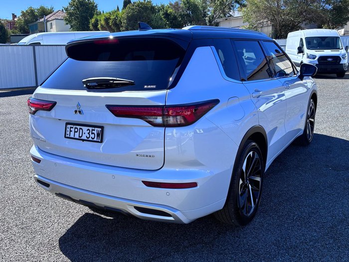 2024 Mitsubishi Outlander Exceed Tourer