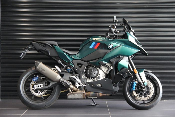 2025 BMW M 1000 XR M 1000 Green