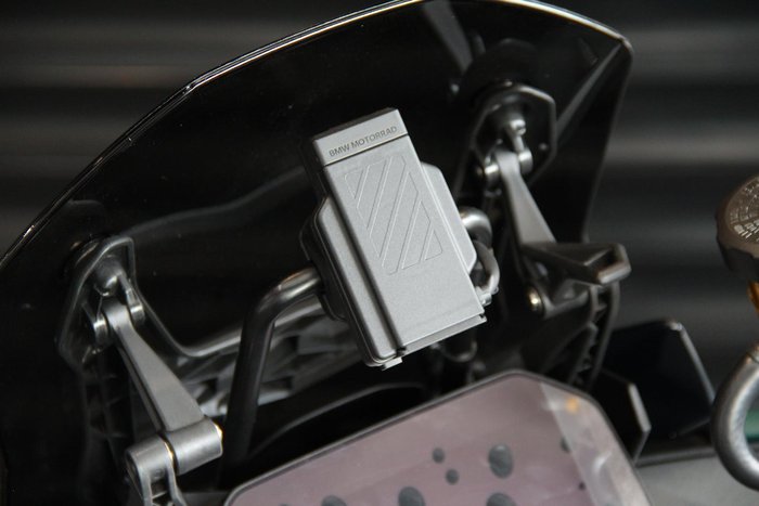 2025 BMW M 1000 XR M 1000 Green