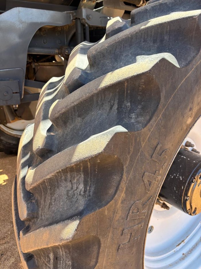 2012 Rogator 1300 Self propelled Sprayer