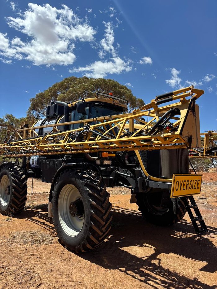 2012 Rogator 1300 Self propelled Sprayer