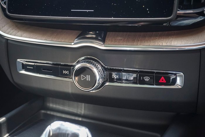 2025 Volvo XC60 Plus B5 Bright