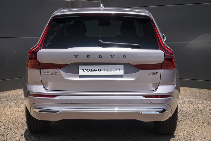 2025 Volvo XC60 Plus B5 Bright