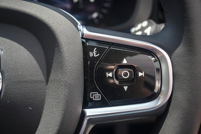 2025 Volvo XC60 Plus B5 Bright