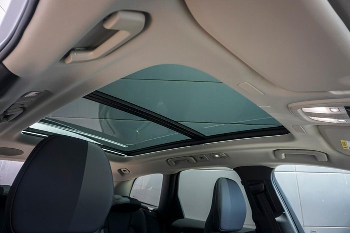 2025 Volvo XC60 Plus B5 Bright