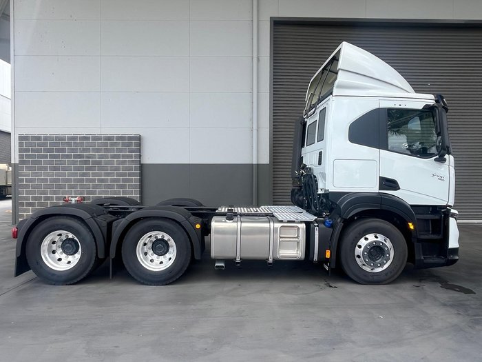 2025 Iveco S-Way AT460