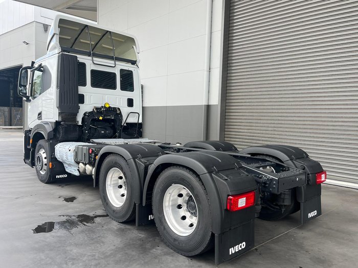 2025 Iveco S-Way AT460