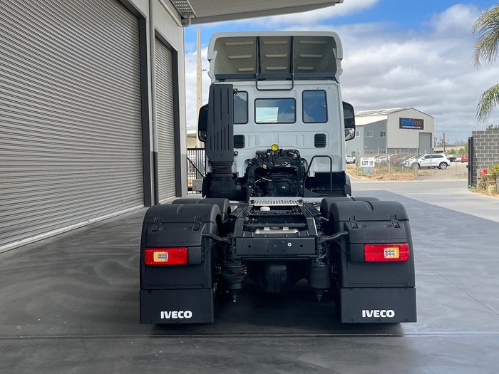 2025 Iveco S-Way AT460