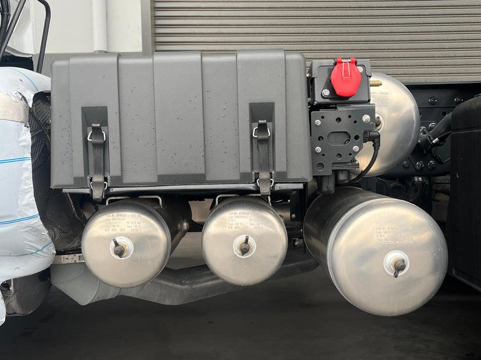 2025 Iveco S-Way AT460